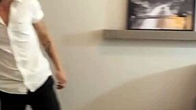 Tatuado hetero fode o médico - bastidores