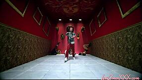 lexiamorxxx shares her promo story in a casual chat