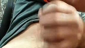 Mature guy masturbates solo at 36 during massage.