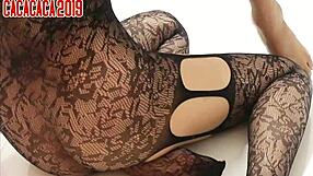 asian vietnamese girl gets horny and calls for dick