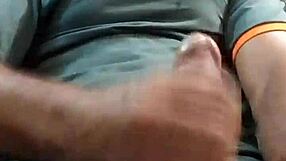 Mature guy masturbates solo at 36 during massage.