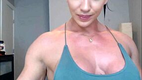 Watch the muscular girl on cam!