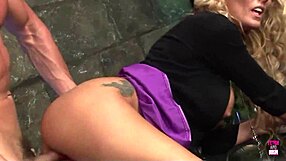 Group ditches modesty and fucks wildly 😈