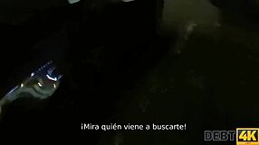 Oye, ¿por qué a la joven 18+ Eveline Dellai la folla el cobrador de deudas?