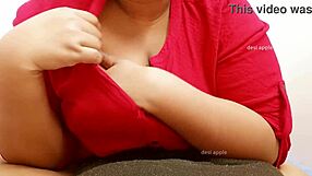 Look at this sexy Westbengal bhabhi flashing her big boobs.