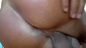 Sodo Avec Une Grosse Banane