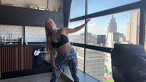 Trainers Fuck Blonde Gym Student's Tight Pink Pussy