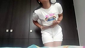 Ever Seen an Argentine Engineer Finger Herself So Wildly?