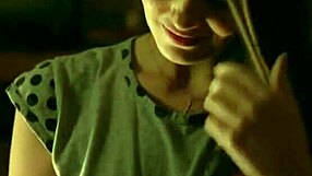 i need the actress name, pls, can you tell me?