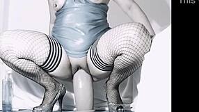 Wow! Latina Cougar Slams Hankeys XXL Toy in Ass