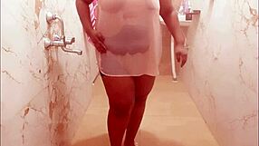 I admire this sexy south Indian maid flashing her boobs