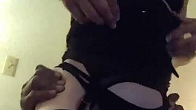 Tranny Matang Dikongkek Batang Hitam Besar