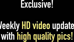 Вики Вет сваля бикини и мастурбира след душ