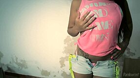 sônia kel, latina engineer, undresses in solo striptease