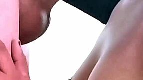 أمص زب زوجي يلحس كسي لحد قذفي ثم أركبه لقذف داخلي