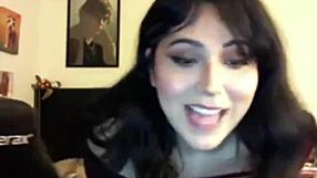 Hot Chubby Tranny Beats Her Meat And Chills