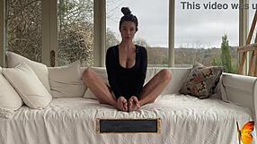 Învață poziția cowgirl la lecție cu domnișoara Fox