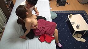 Experienced pickup artist brings home a date for hidden recording 026 with kisses and massages