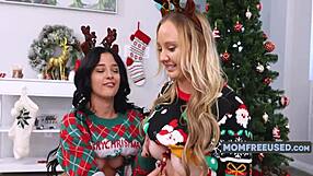 Family women sharing pussy as christmas gift 😏