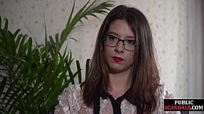 क्या तुम बस्टि स्लट को लिंगरी में पब्लिकली सबमिट करते हुए हैंडल कर सकते हो?