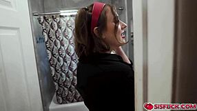 Riley Nixon And Scarlett Mae Kiss Passionately While Tyler Cruise Peeks