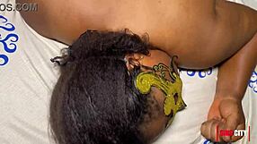 Aku bagi momen intim mesra sama istriku