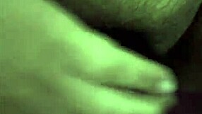 Haciendole Cosquillas En Los Pies Y Luego Cogida A Esta Madura.