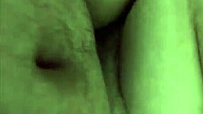 Haciendole Cosquillas En Los Pies Y Luego Cogida A Esta Madura.