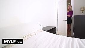 Coño apretado de Sophia Deluxe follado por hijastro