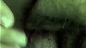 Haciendole Cosquillas En Los Pies Y Luego Cogida A Esta Madura.