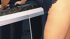 fodendo loira na pia e gozando dentro, so hot with this milf wife