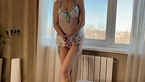 Russian amateur gets fucked by friend before boyfriend's date