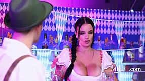 Payton Preslee Screams During Oktober Fuck Fest!