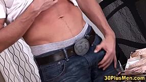 Straight Man Wanks Solo to Cumshot