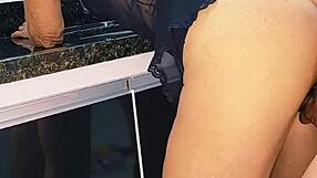 fodendo loira na pia e gozando dentro, so hot with this milf wife