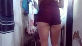 Jeg filmed min husholderske hænge tøj legende og vise hendes hjemmerutine