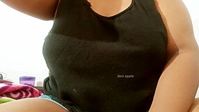 Sri Lankan Lady Reveals Her Stunning Natural Boobs in Close Detail