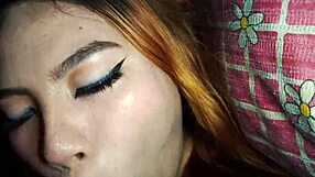 Dekle mojega brata vstopi v mojo sobo da ji sperem v riti