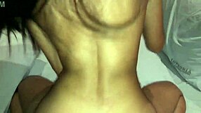 novinha shows off her sexy body in exhibitionism