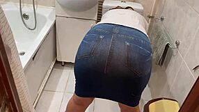 milf showed her ass and had anal sex when her husband was not at home