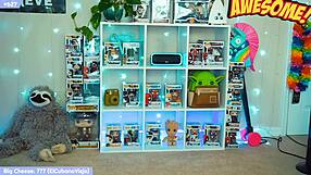 ウェブカムでオタク可愛い子が玩具オナニー！