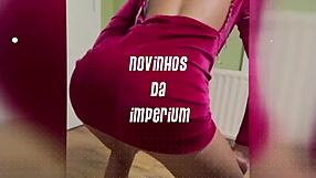 novinha shows off her sexy body in exhibitionism