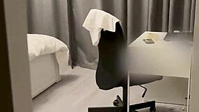 Beau-fils baise belle-maman fort avant qu'elle parte en rencard