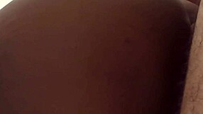 hej, poglej ta medrasni amaterski doggystyle creampie z obrito pičko