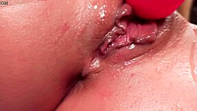 Wet Pussy Lips Spread Wide In Homemade Amateur Video
