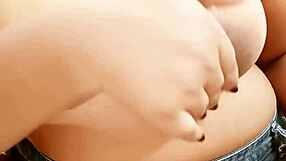 Sexy Kolkata Girl Plays With Boobs!