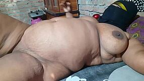 চুদে আমার গর্ত ছিঁড়ে দে