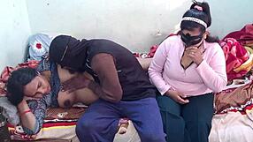 जवान ससुर ने दोनों बहुओं के साथ थ्रीसम मस्ती की