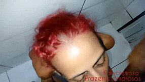 gozando na cara da minha cunhada enquanto lava o banheiro de casa