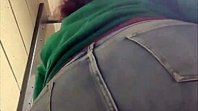 why follow goddess amanda to the toilet?